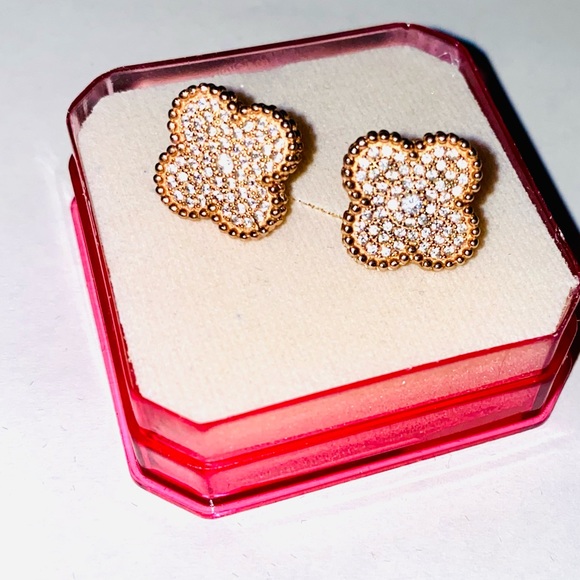 Statement Earring. Rose gold. swarovski encrusted - Picture 1 of 4